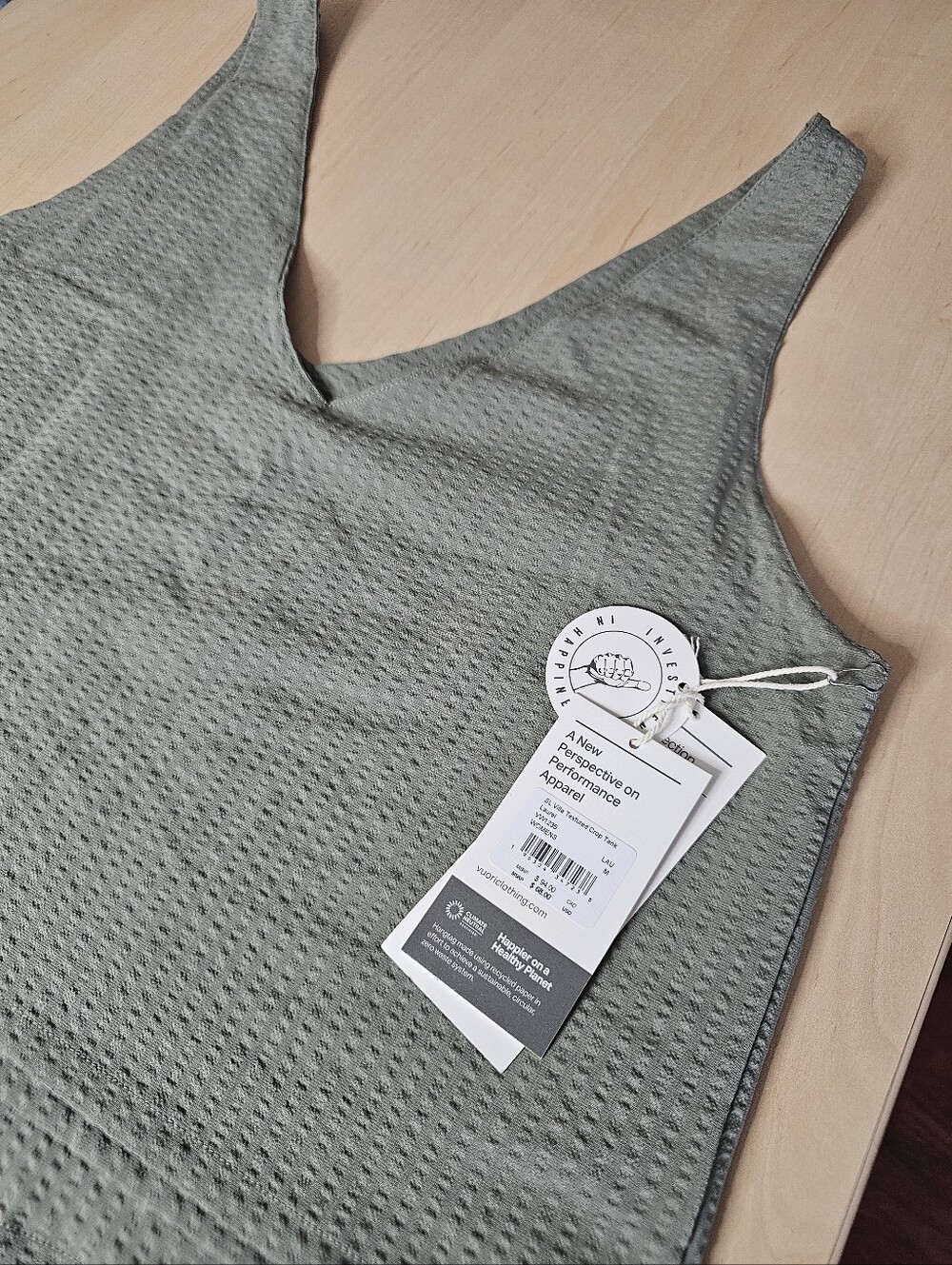 Nwt Vuori Sl Villa Textured Crop Tank Sz M Laurel (#24) - Picture 3 of 3